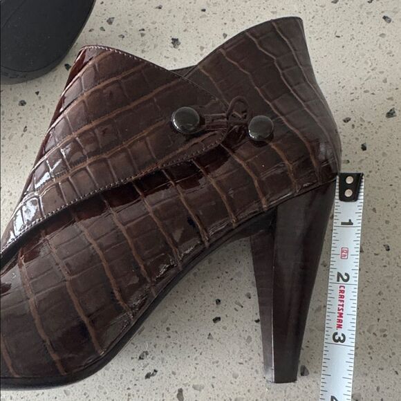 Via Spiga LYDIA Brown Leather Crocodile-Embossed Ankle Boots Pointy Toe Size 7.5 - Picture 6 of 15